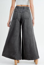 Load image into Gallery viewer, Beau Blue Mineral Wash Button Fly Waist Wide Leg Jeans